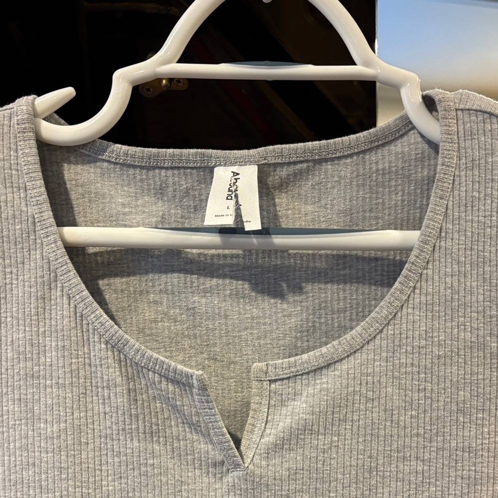 Abound Gray Short Sleeve Bodysuit size large - Picture 3 of 4